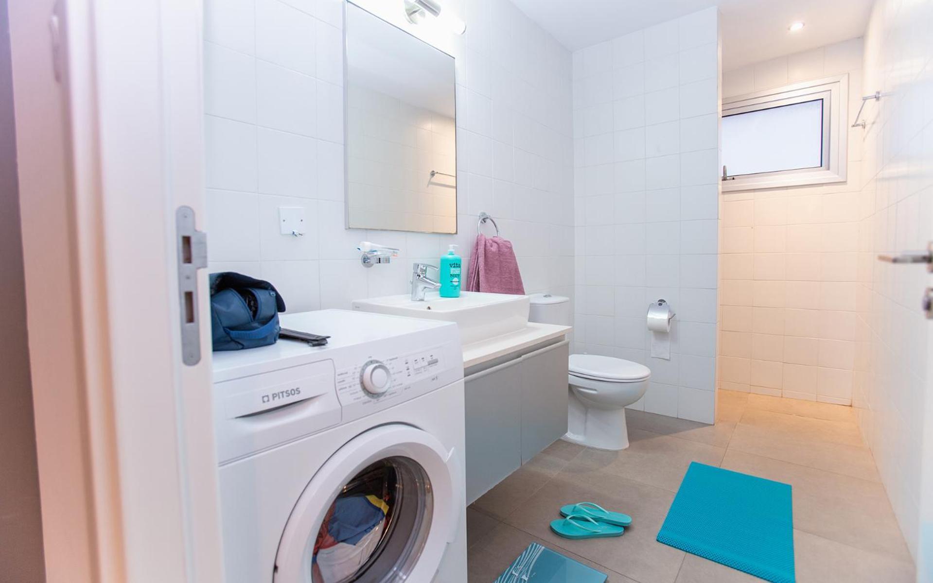 Jedi Hub Hostel ลิมาซอล ภายนอก รูปภาพ